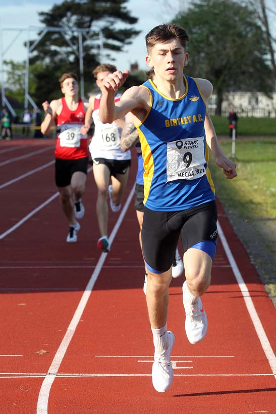 800 metres, 2021 North East Grand Prix No. 2, Monkton, Wednesday, May 19th. Photo: David T. Hewitson/Sports for All Pics